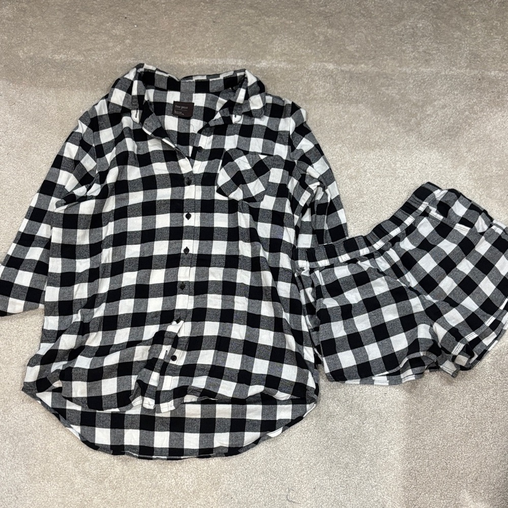 free press Black & White Pajama Set size large